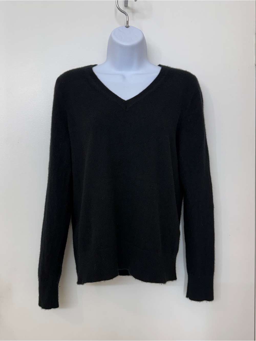 Quince Womens Medium Black 100% Cashmere V-Neck Sweater Long Sleeve
